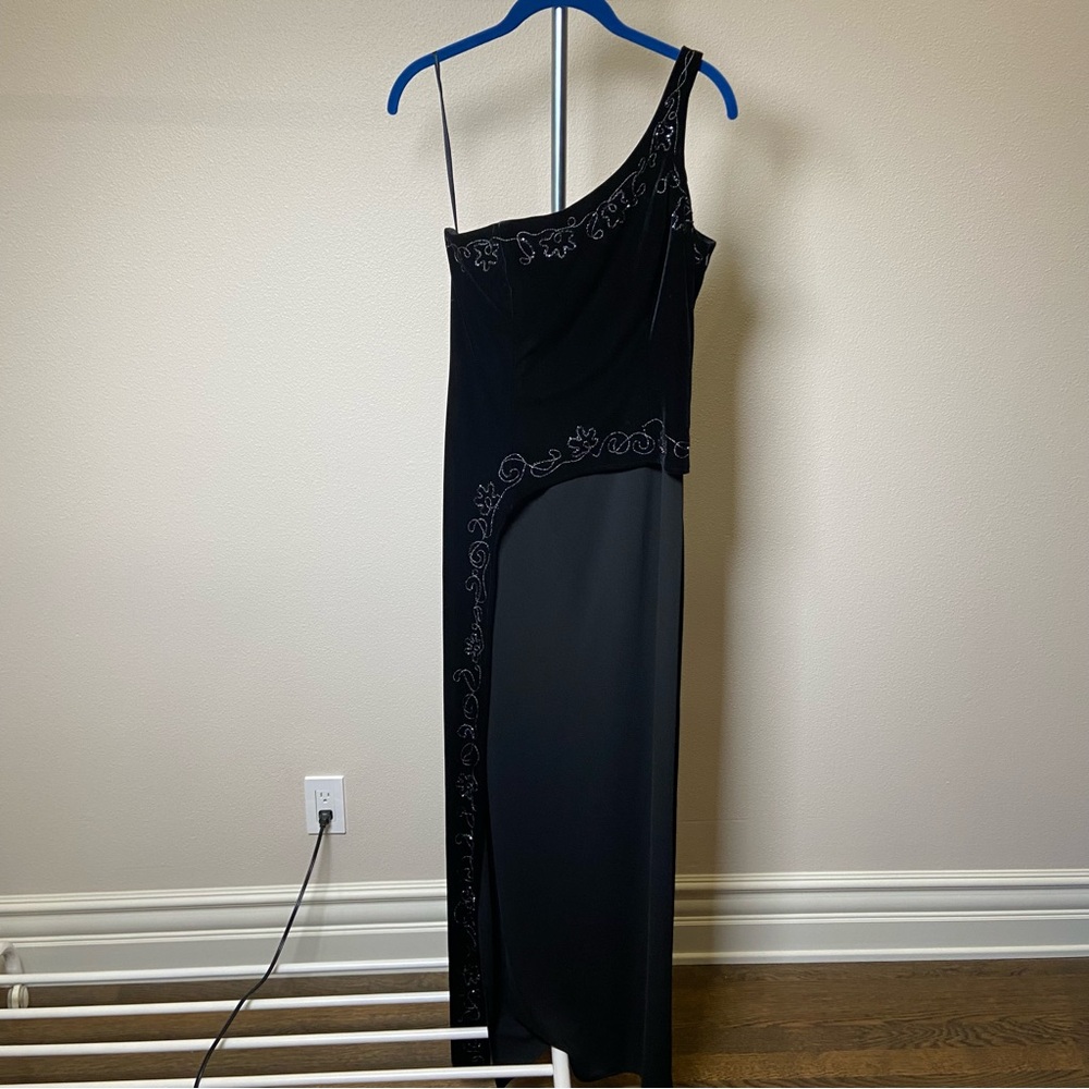 Betsy & Adam Vintage One-Shoulder Dress with Embroidery